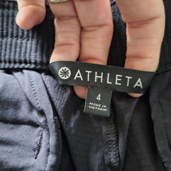 Athleta Black Running Shorts Women's Size 4 Zipper Pockets - Picture 5 of 8